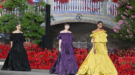 Todos los detalles que puedes perderte del desfile de Dior en 